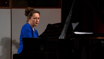 Pianiste Agnese Egliņa: Mēs svinam svētkus, bet dzirdam arī ziņas...