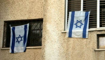 ANO un ES nosoda Izraēlas ebreju kolonistu mājokļu celtniecību Rietumkrastā