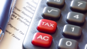 Saeimas komisijas lēmušas par ārkārtas izmaiņām mikrouzņēmuma nodokļa likumā