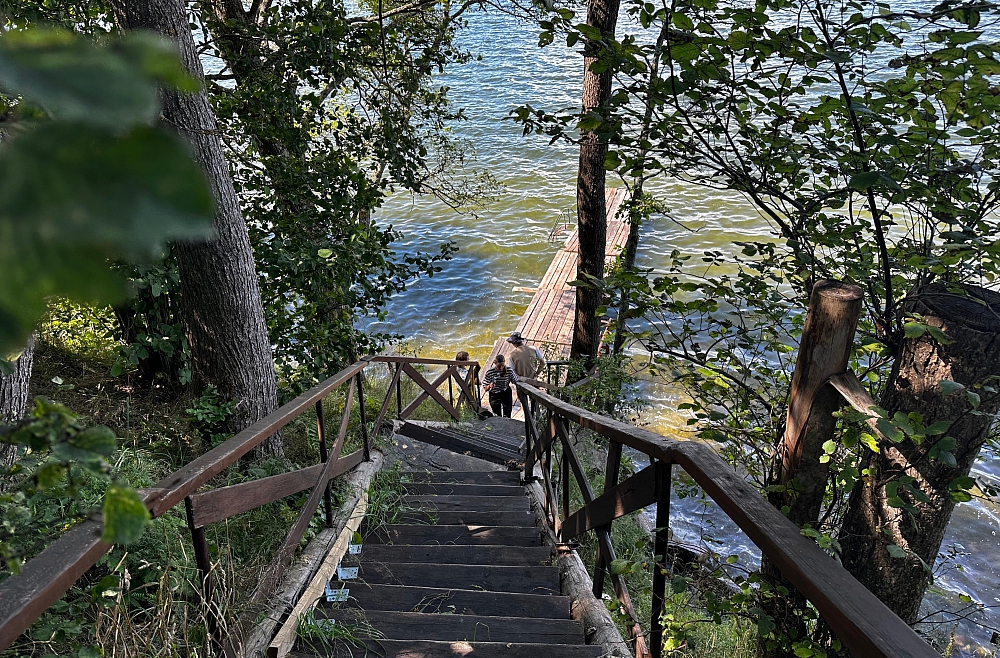 Jānis Dreļs, Melanie Rikeros, Rāzna, dzīve laukos