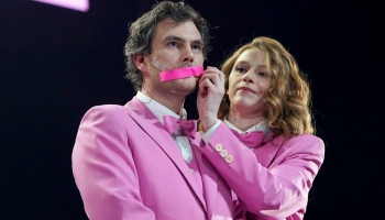 Saruna ne tikai par lomām, arī par izvēlēm. Tiekamies ar Agnesi un Matīsu Budovskiem