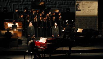 Arturs Maskats Muzikāls uzvedums korim, solistiem un 12 klavierēm „Vācietis. Novembris. Klavierkoncerts”