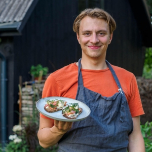 Aktieris un šefpavārs Ritvars Toms Logins: Skumja un smeldzīga mūzika mani iepriecina! 