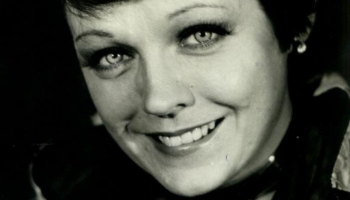 No tautas dziesmas līdz operārijām. Sveicam soprānu Elgu Brahmani 80. jubilejā!