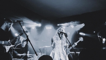 Jaunie "indiegaze/dreamgaze" albumi no ASV