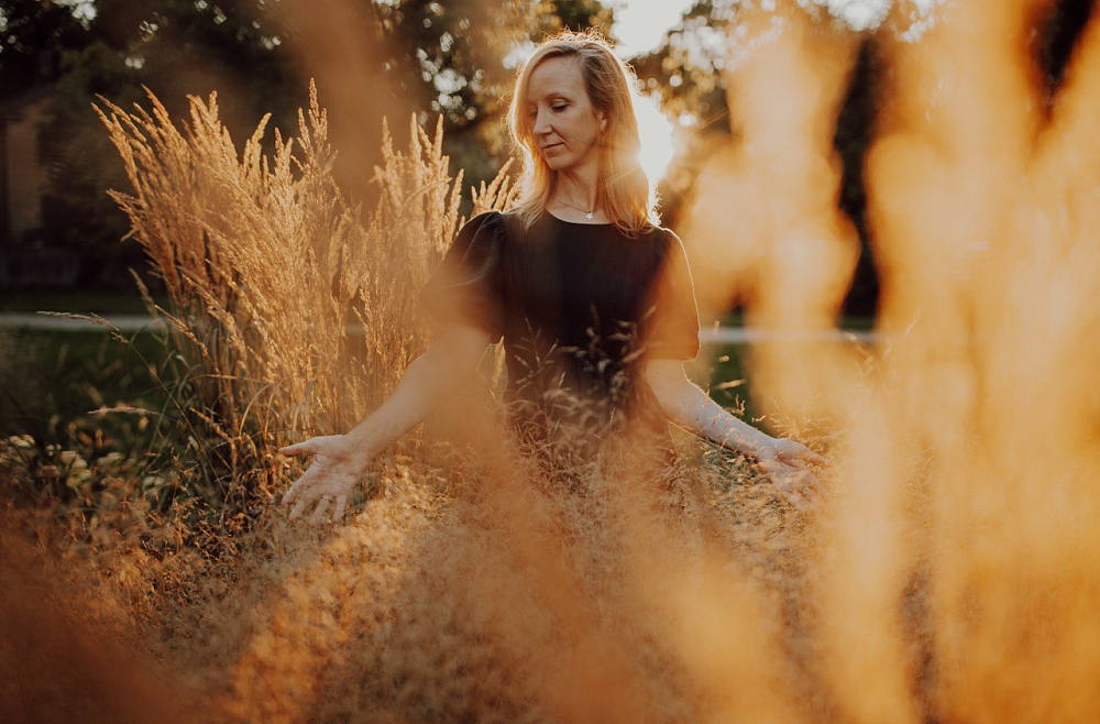 Пианистка и композитор Айя Алсиня Пианистка и композитор Айя Алсиня