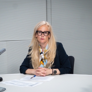 Krustpunktā: Intervija ar Valsts valodas centra vadītāju Inesi Muhku