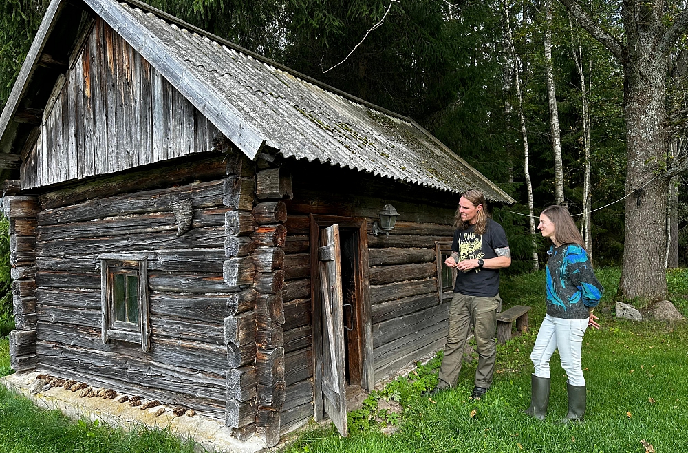 Bērzkalniņi, lauki, Julija Hansen, Chris Oram