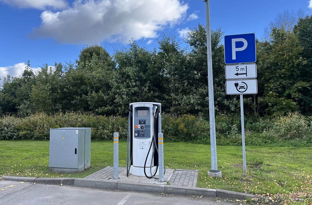 atv-faili-elektroskrejriteņi-laukos elektroauto