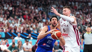 Latvija ar 80 pret 84 zaudē Serbijai. Gražulim savainojuma dēļ čempionāts beidzies