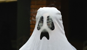 Gastons Lerū. "Operas spoks"