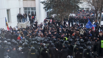 Protesti Moldovā pieņemas spēkā