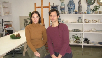 Keramiķi Agnese Sunepa un Rūdis Pētersons sapņo par starptautiskiem simpozijiem Saldū