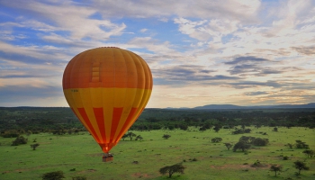21. novembris. Cilvēks pirmo reizi paceļas gaisā ar gaisa balonu