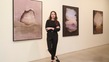 Paula Zariņa-Zēmane galerijā "Māksla XO" iepazīstina ar gleznu sēriju "Pārmaiņas"