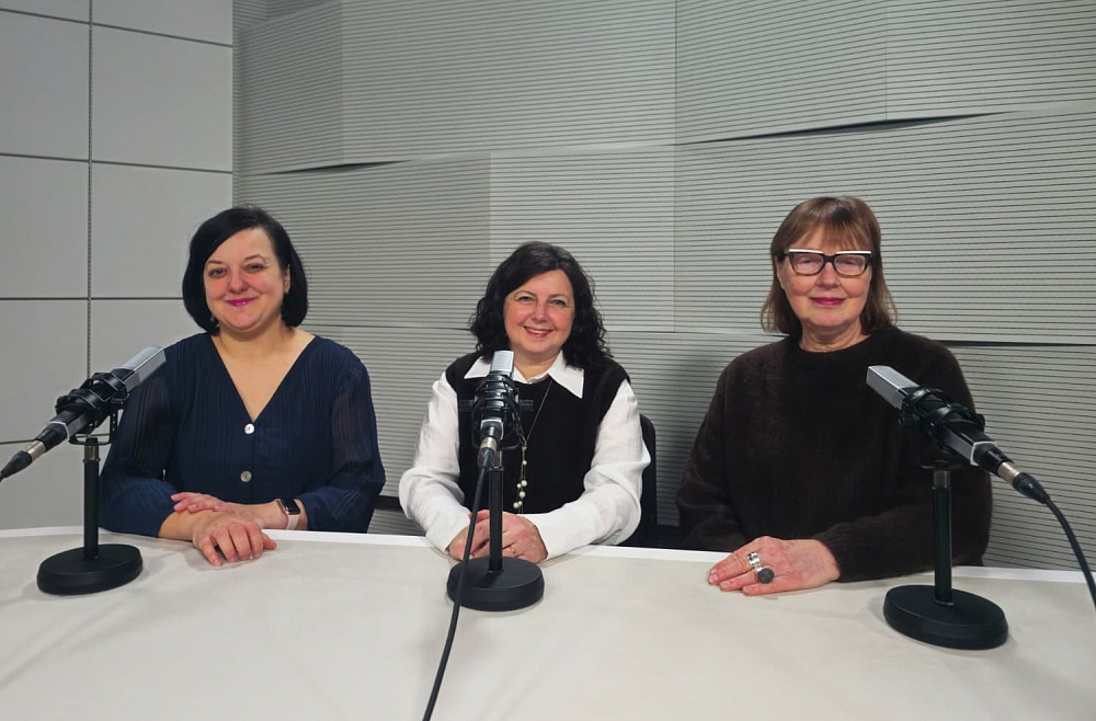 Zane Radzobe, Andra Rutkēviča un Sandra Krastiņa