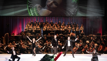 Koncertuzvedums "Ziemassvētku korālis ar lēdiju tumsā" Dailes teātrī