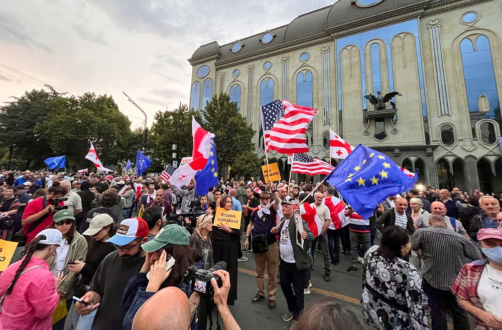 Tramps viesojas Eiropā. Gruzija puspagriezienā pret Rietumiem. Krievijas delegācija Šveicē Tramps viesojas Eiropā. Gruzija puspagriezienā pret Rietumiem. Krievijas delegācija Šveicē