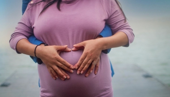 Путешествия для беременных: позаботиться о справке и выборе страны