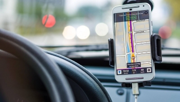 Cik labi topošajiem autovadītājiem jāpārzina automašīnas navigācijas sistēma?