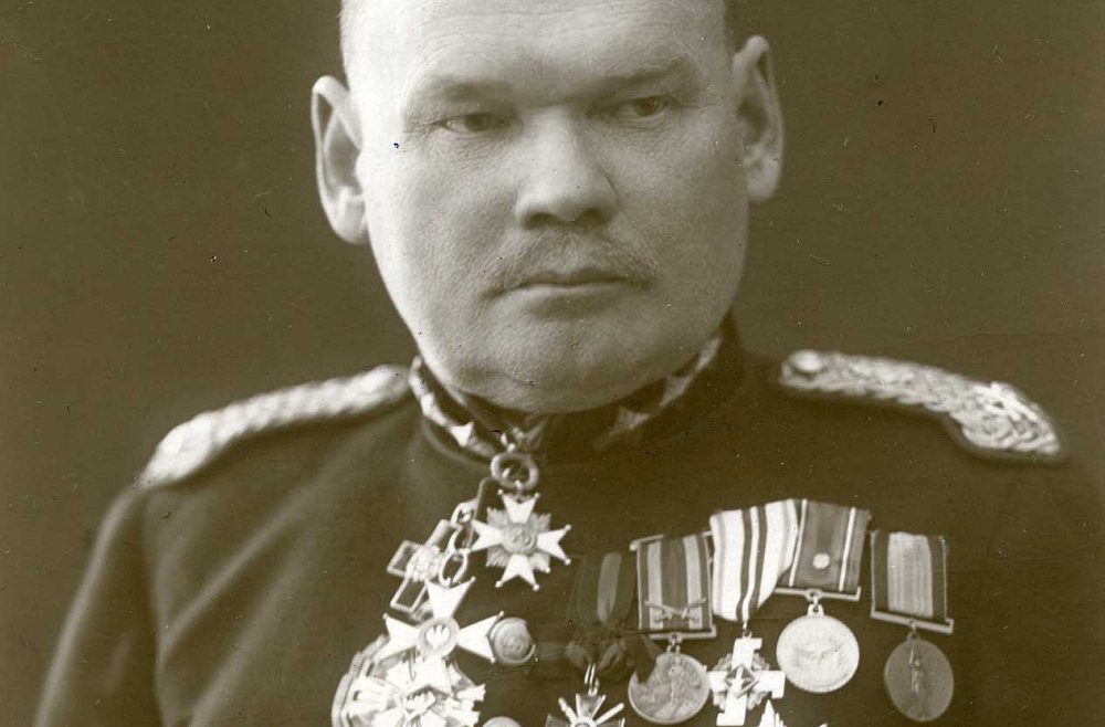 Петерис Сникерс - врач, генерал, коллекционер...