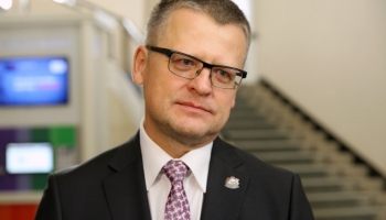 Veselības ministrs Guntis Belēvičs atkāpjas no amata