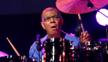 Amerikāņu džeza bundzinieku, pianistu un komponistu Džeku Dedžonetu pieminot...