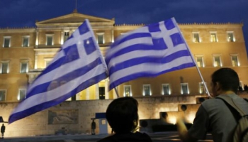 Grieķija noslēdz starptautisko aizdevumu programmu un atgriežas tirgos