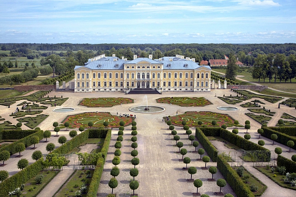 Rundāle Castle French Garden nominated for “European Garden Prize 2021” / LR1 / / Latvian Radio