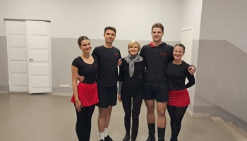 "Veltījums tautasdziesmai" un "Savā rokrakstā"