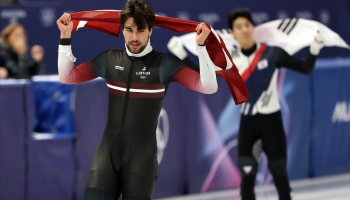 Roberts Krūzbergs izcīnījis pirmo olimpisko medaļu Latvijas šorttreka vēsturē