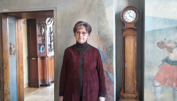 Pētniece Vija Strupule iepazīstina ar dekoratīvajiem gleznojumiem Rīgas interjeros