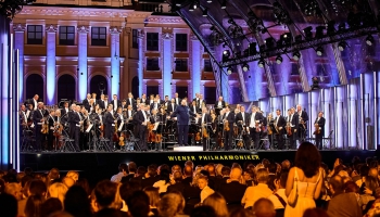 Vasaras nakts koncerts Šēnbrunnas pils dārzā Vīnē