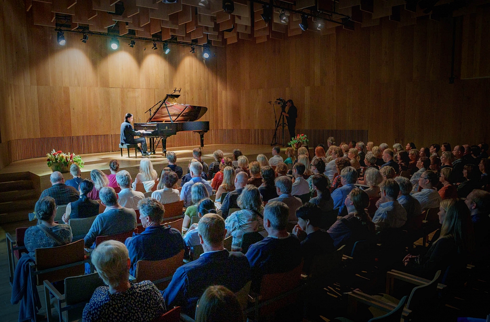 Georgijs Osokins, Arvo Perta centrs