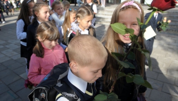 Saredz netaisnību Rīgas domes grozītajos noteikumos par pirmklasnieku uzņemšanu