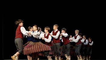 Dziesmu svētku pieejamība: vai vecākiem jābūt priekšrokai iegādāties biļetes