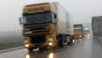 Transporta arodbiedrības Francijā un Beļģijā apsver iespēju bloķēt ceļus un robežas