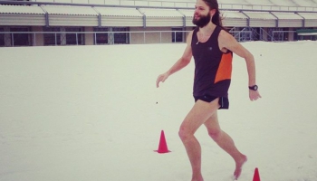 Ginesa rekords skriešānā ar basām kājām pa sniegu