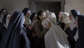 Filma "Nevainīgās" izgaismo vēsturiskus notikumus sieviešu klosterī pēc Otrā pasaules kara