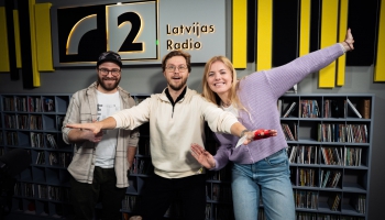 Papīra lidmašīnas atlidina Avenes