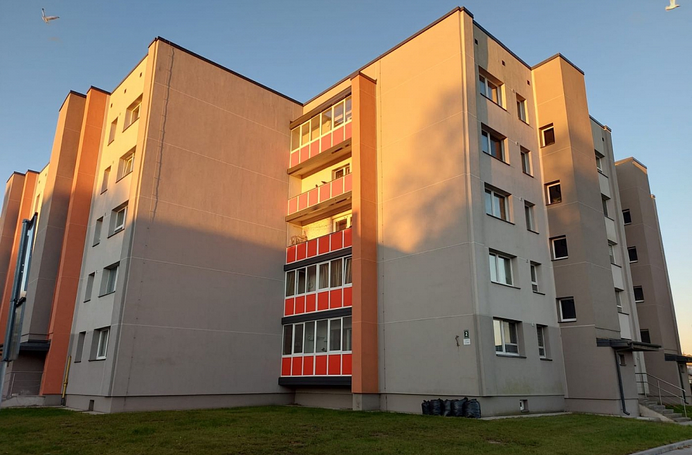 Daudzdzīvokļu namu renovācija Latvijas mazpilsētās