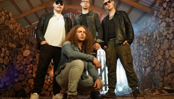 Smagā roka/metāla grupa "Decibels" 