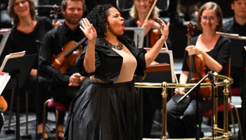 Golda Šulca, Eiropas kamerorķestris un Robins Tičati festivālā "BBC Proms" Londonā