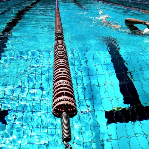 Peldētapmācību Latvijā skolas īsteno katra pēc savām iespējām