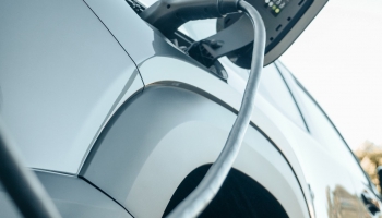 Kas mums būtu jāzina par elektrisko auto uzlādi?