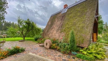 Ziedoņa muzejs lūdz sabiedrības palīdzību Murjāņu mājas jumta maiņai
