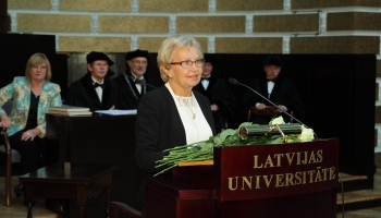 Latvijas Universitātes emeritētā profesore Skaidrīte Lasmane
