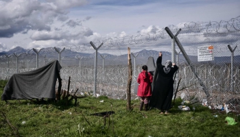 Slovēnija un Horvātija slēdz bēgļiem "Balkānu maršrutu"