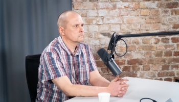 Krustpunktā Brīvais mikrofons ar vēsturnieku Kasparu Zelli