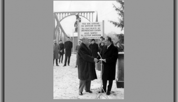 10. februāris. Spiegu apmaiņa starp Padomju bloku un Rietumiem uz Glinikes tilta Berlīnē